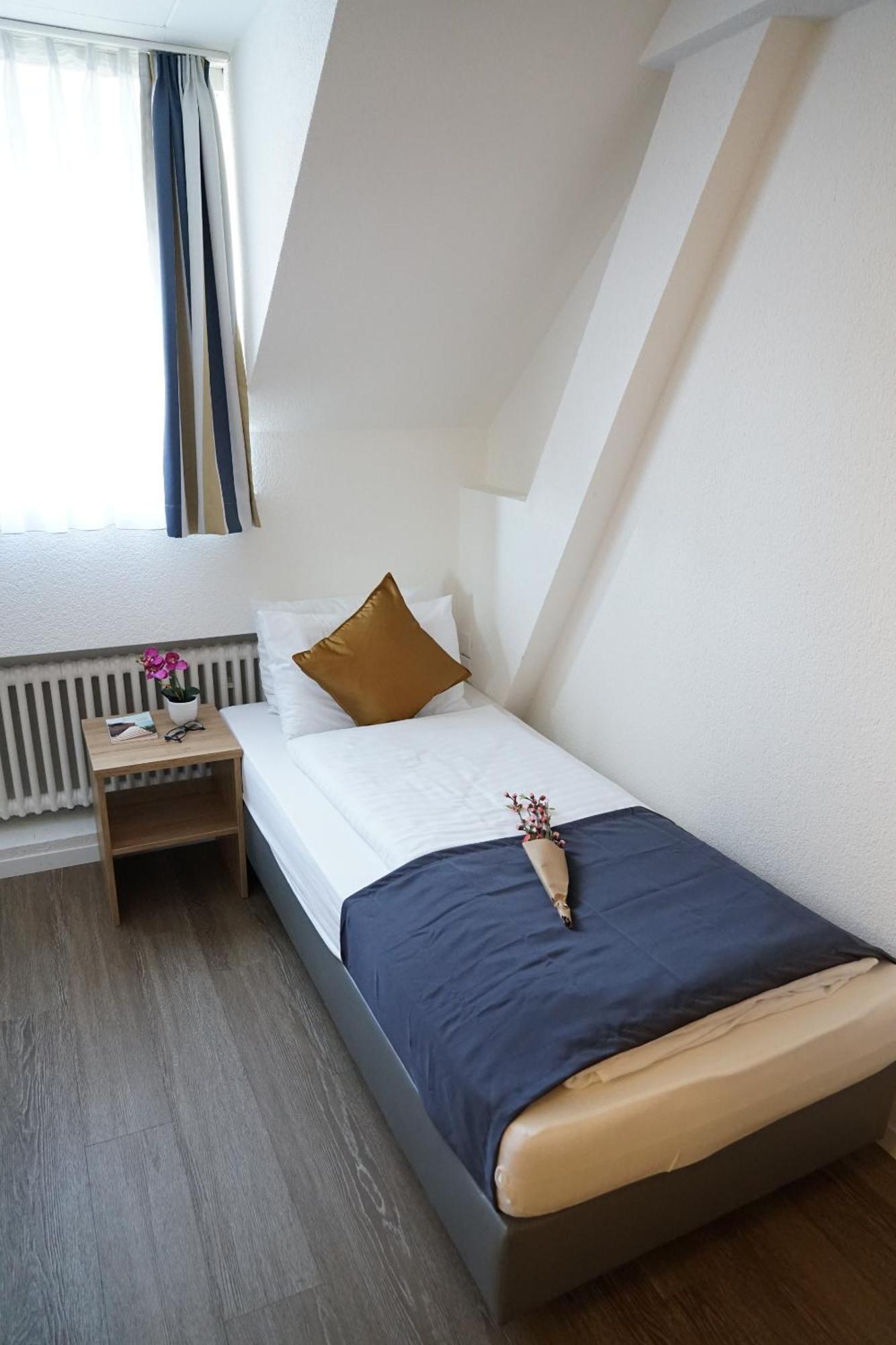 Perron 10 Centra Hotel Winterthur Exteriör bild