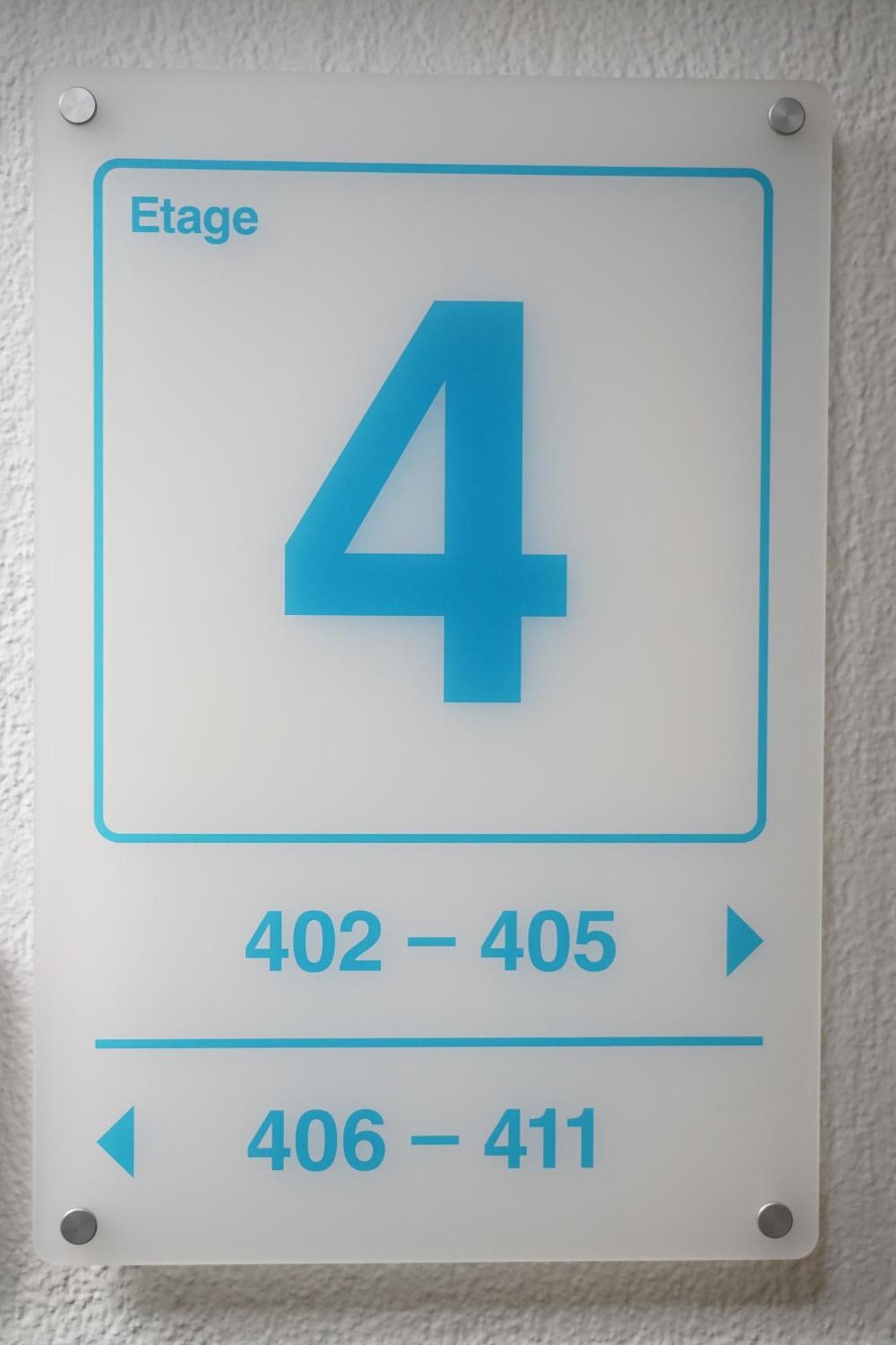 Perron 10 Centra Hotel Winterthur Rum bild